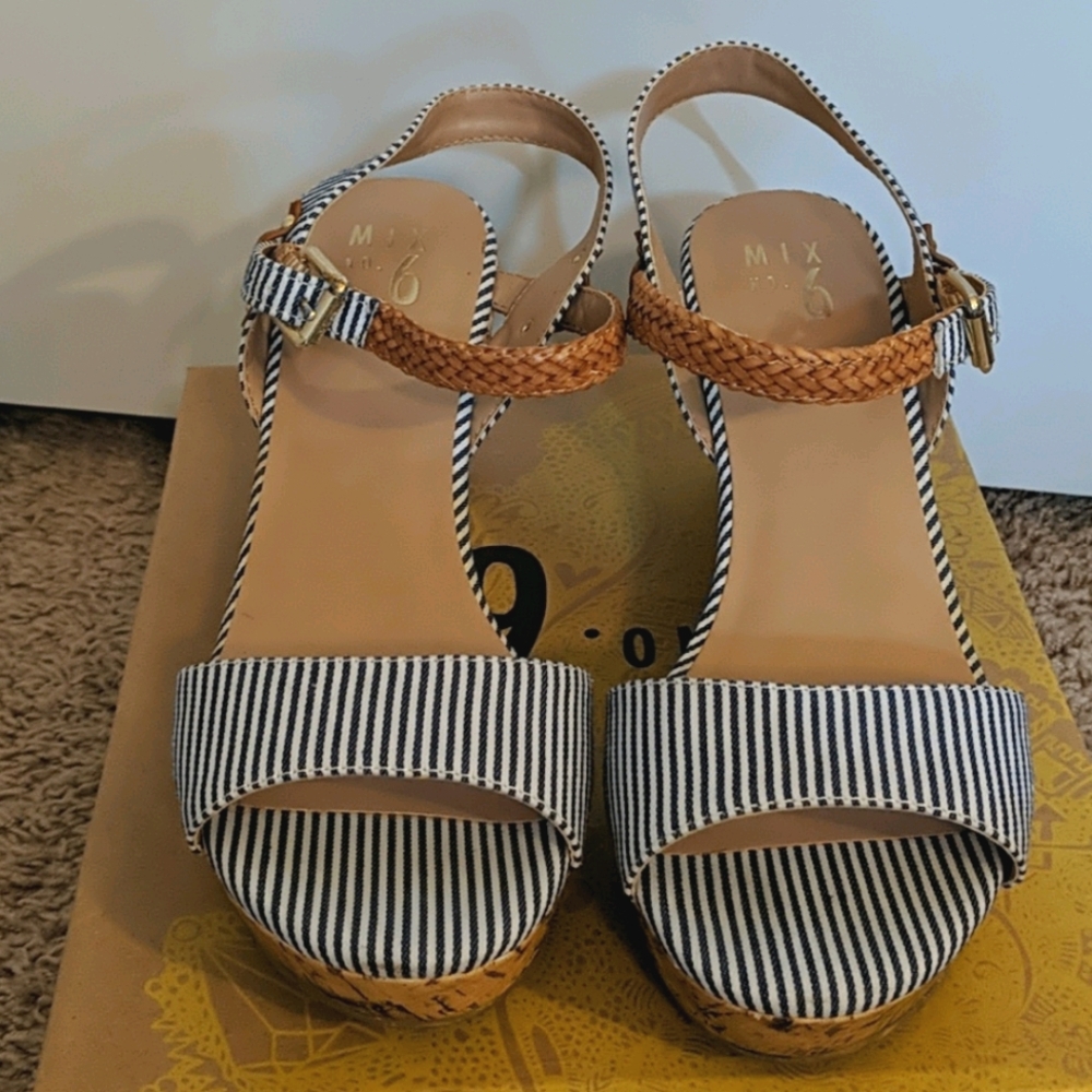 Blue/white skinny strips wedges